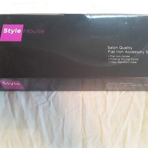 Style House Flat Iron Accessory Kit Just Opened Never Used in Black